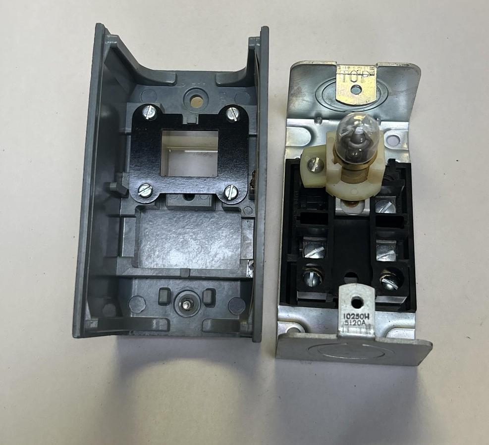 CUTLER-HAMMER,10250H5120A,ILLUMINATED LIGHT NOS