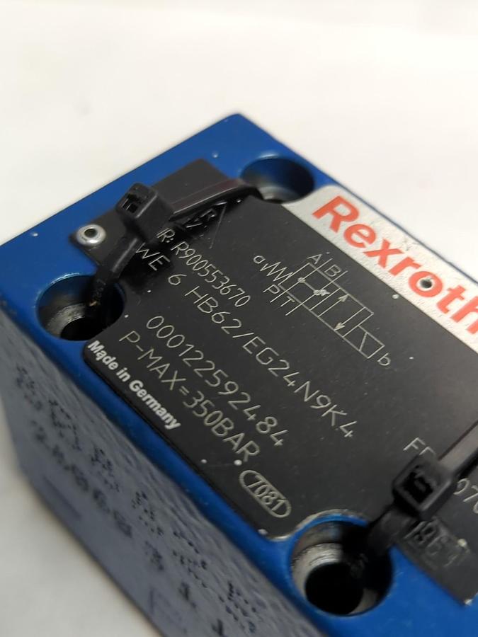 REXROTH,R900553670,DIRECTIONAL CONTROL VALVE 4WE 6 HB62/EG24N9K4 NOS