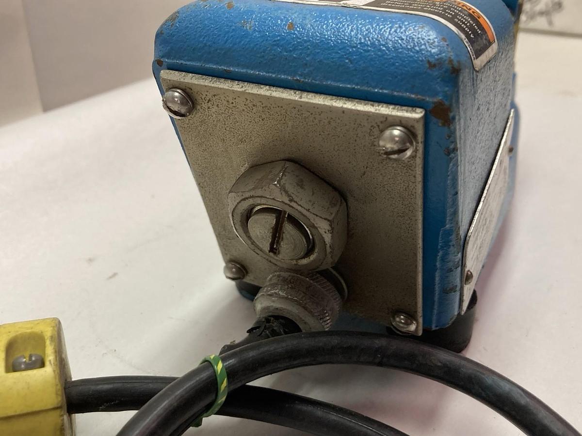 Used Syntron,Model F-TOC,Magnetic Feeder 115V 60Hz 0.35A