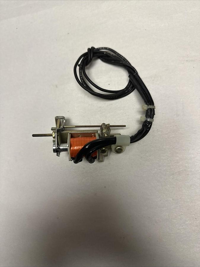 Westinghouse,4995B10G07,Under Voltage Release 24 V NEW (G050)