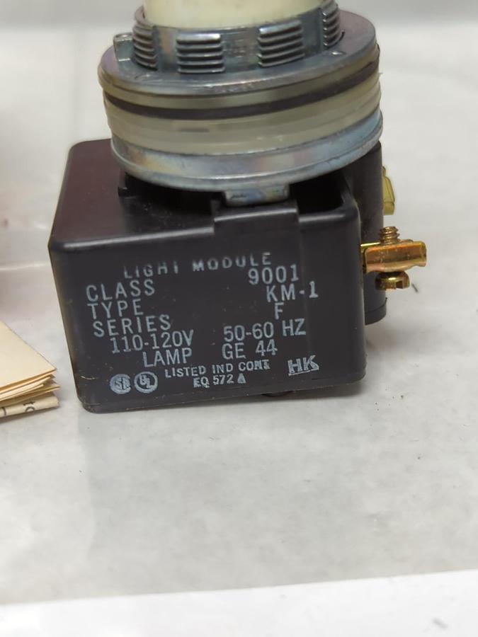 SQUARE D,9001-K2L-1W,ILLUMINATED PUSH BUTTON NOS