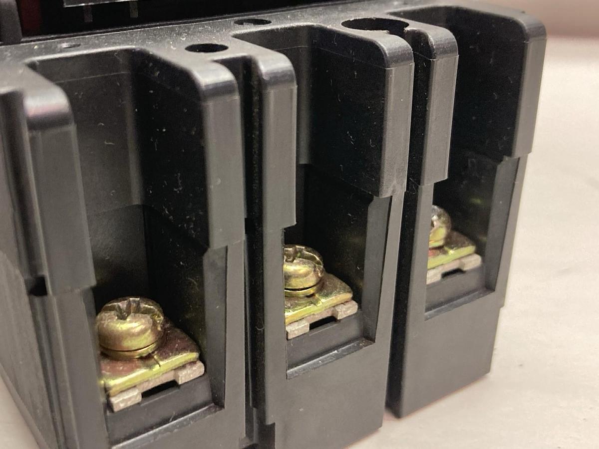 Mitsubishi,NF30-SW,3-Pole No-Fuse Breaker 30A 50/60Hz