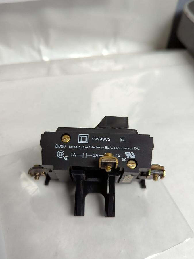 Used SQUARE D,9999SC2,SELECTOR SWITCH B600 PRE-OWNED