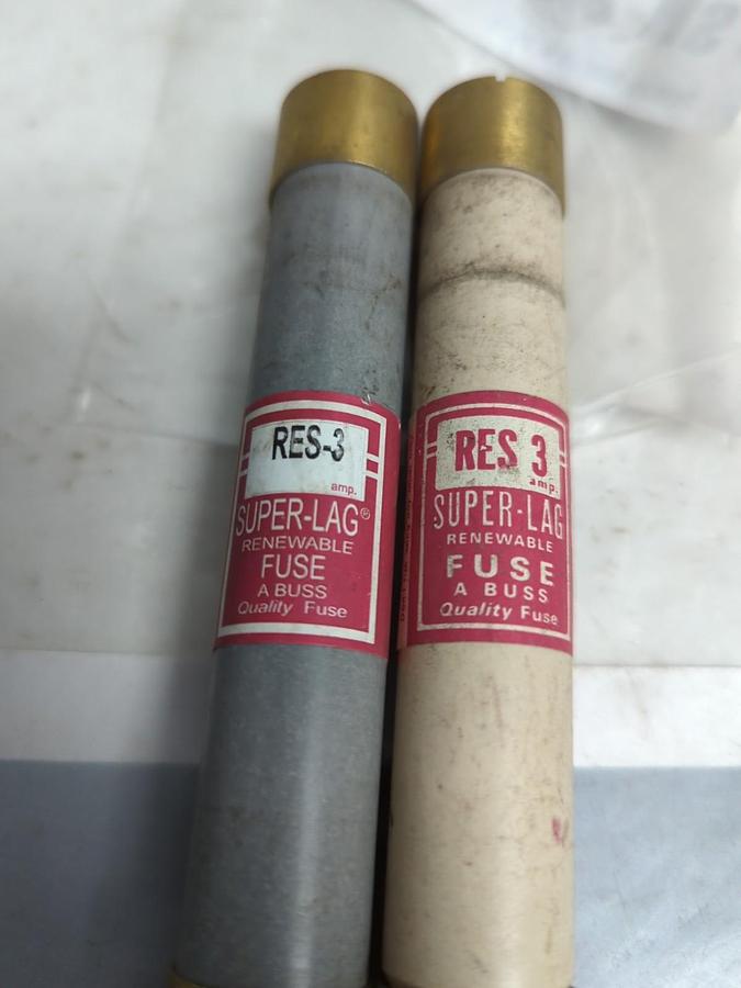 Used COOPER BUSSMANN,RES 3,SUPER-LAG 3 AMP FUSE LOT OF 2 PRE-OWNED