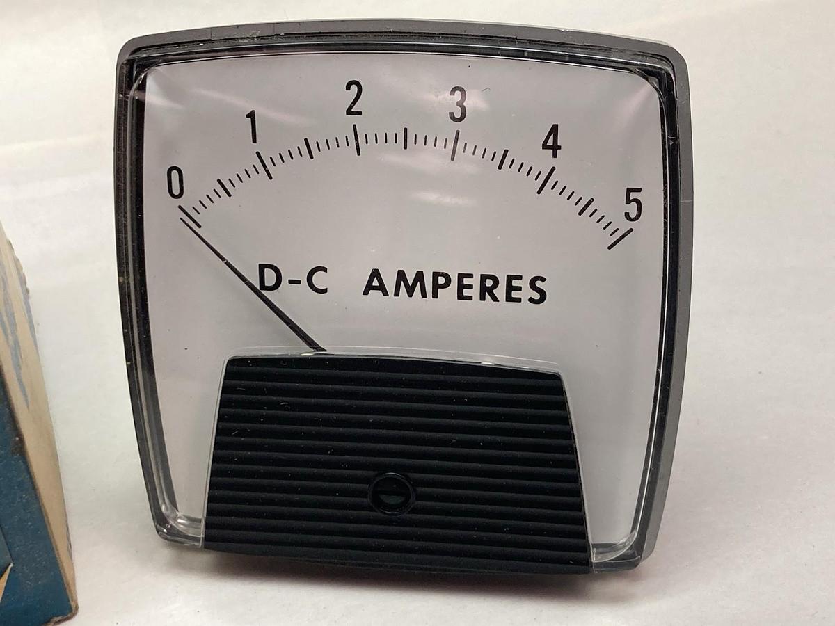 Eil,162,Panel Meter 0-5 DC Amperes