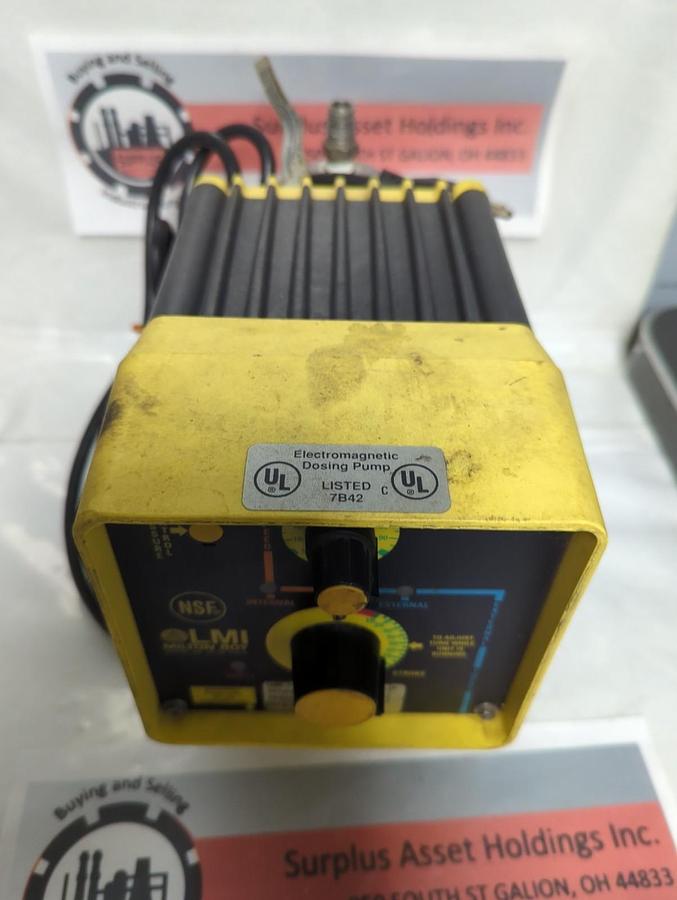 Used MILTON ROY,C711-277,METERING PUMP 120VAC 50/60HZ 3.5A PRE-OWNED
