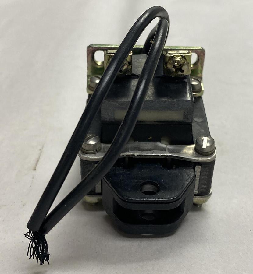 GE,CR9500A100A4A,SOLENOID COIL NOS