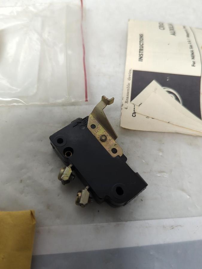 GENERAL ELECTRIC,CR105X100P,AUXILIARY CONTACT KIT 10 AMP NOS