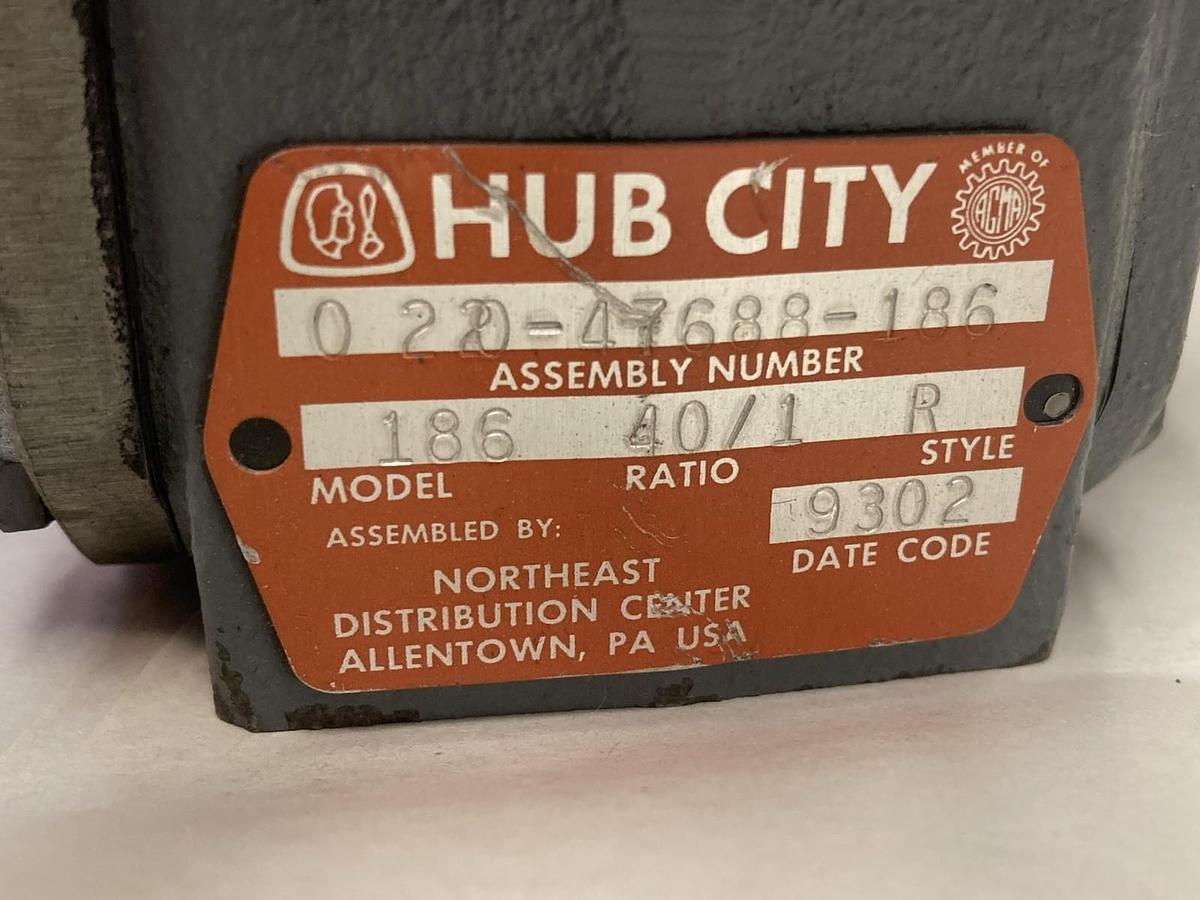 Used Hub City,0220-47688-186,Gear Reducer Style R Model 186 Ratio 40:1