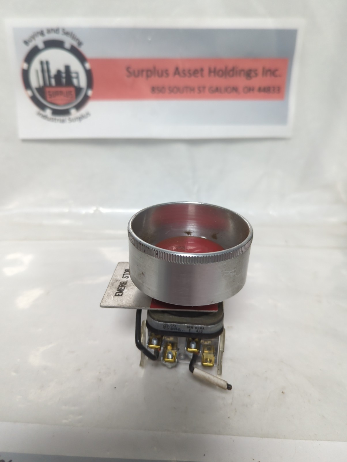 Used ALLEN BRADLEY,800T-D,SERIES T EMERGENCY STOP PUSH BUTTON RED PRE-OWNED