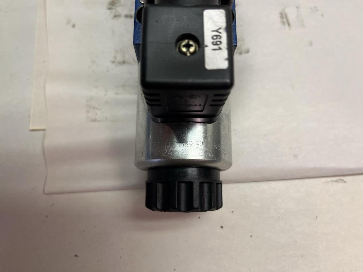 Used REXROTH,4WE6J6X/EG249K4/V,HYDRAULIC DIRECTIONAL VALVE