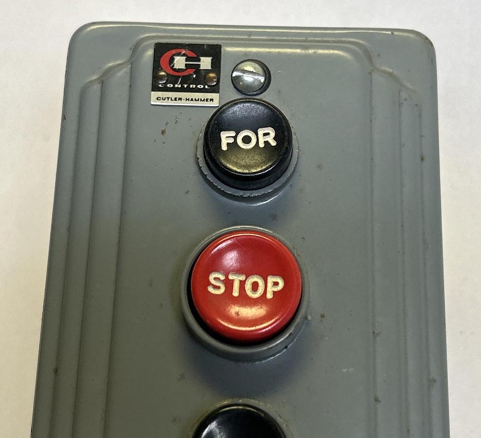 CUTLER HAMMER,9122H4B,PUSH BUTTON FOR / STOP / REV NOS