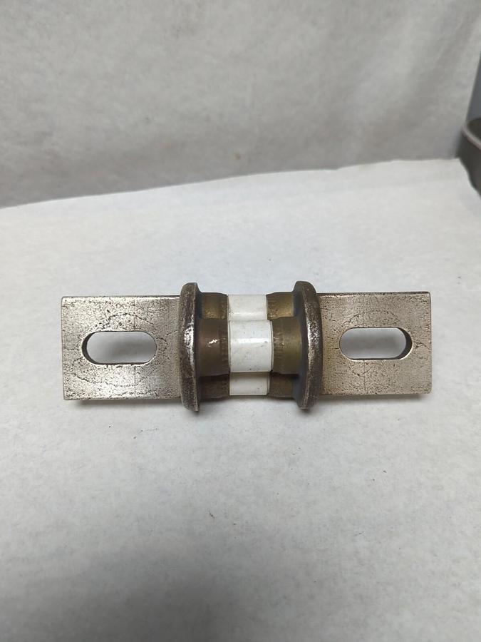 Used BUSSMANN,FWP600,SEMI-CONDUCTOR 600 AMP 700V FUSE PRE-OWNED