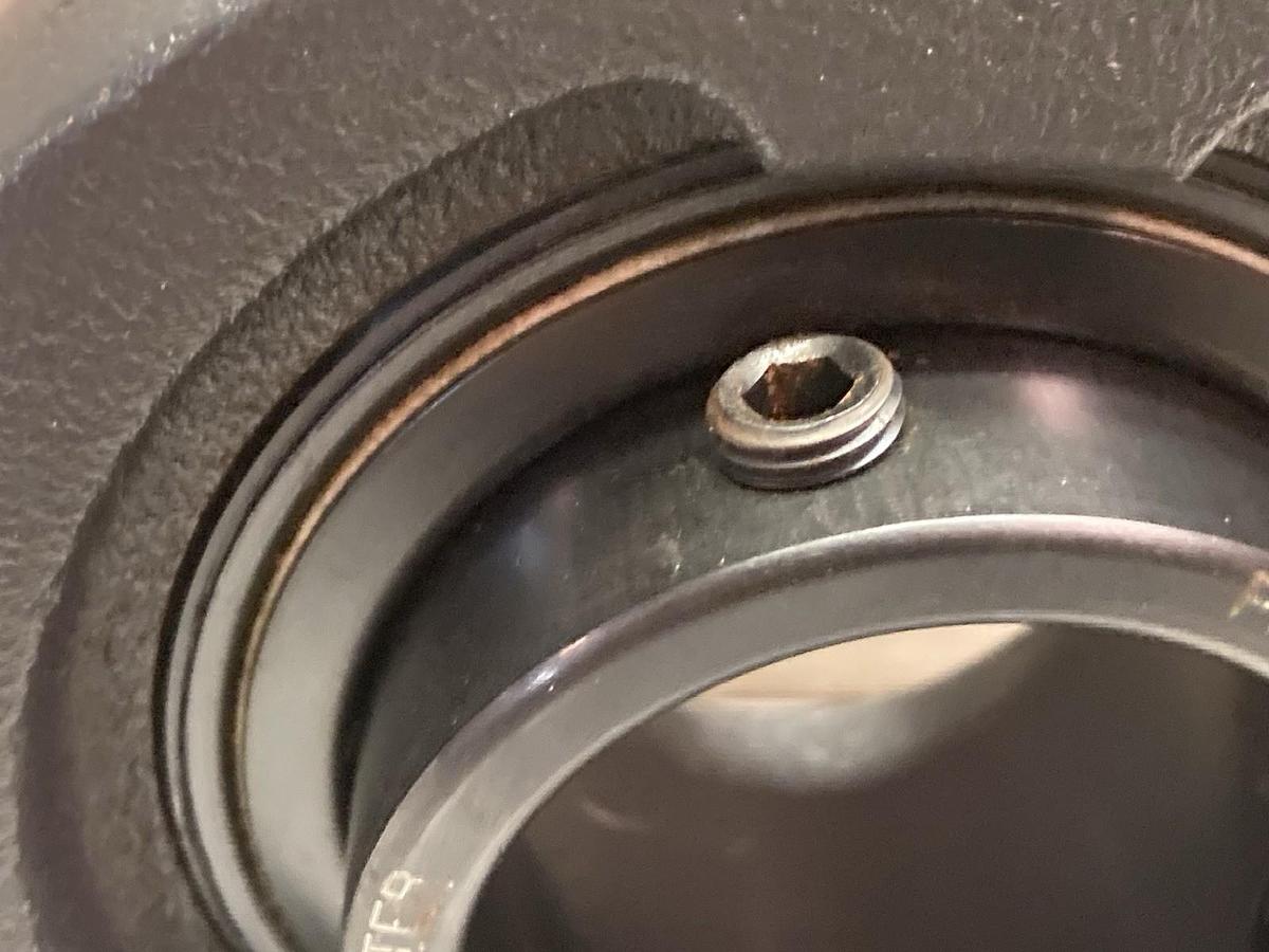 SealMaster,NP-31,Pillow Block Bearing 1-15/16 Inch Bore
