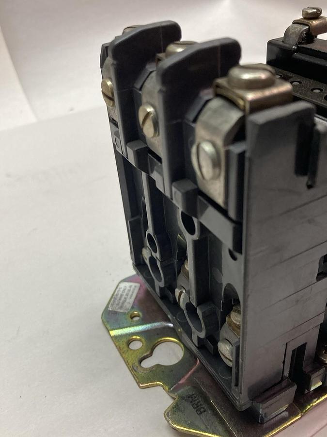 Used Allen-Bradley,509-B0D,Motor Starter Ser B Nema Size 1