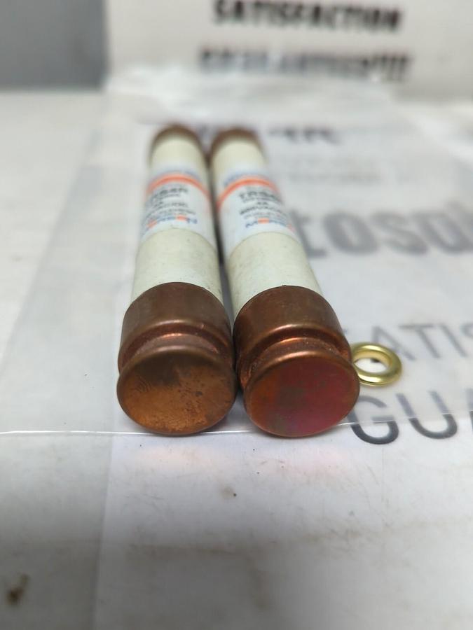 FERRAZ SHAWMUT,TRS4R,TRI-ONIC 4 AMP FUSES LOT OF 2 NOS