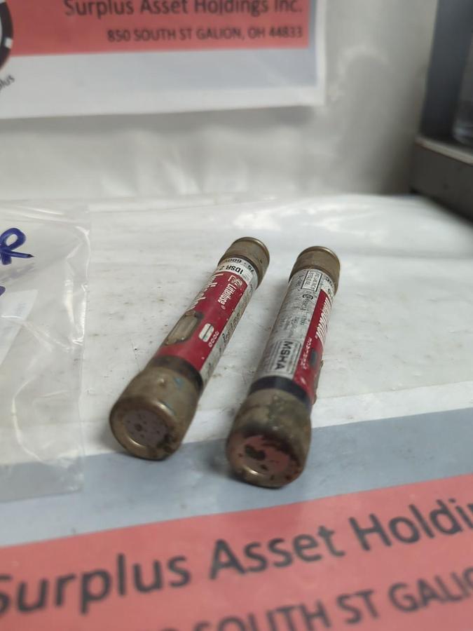 Used LITTELFUSE,IDSR2-8/10,INDICATOR 2-8/10 AMP FUSE LOT OF 2 PRE-OWNED
