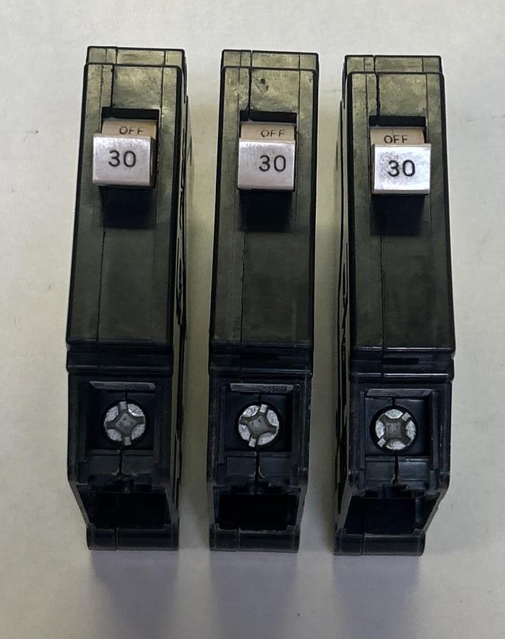 Used EATON,CH130,CIRCUIT BREAKER 30A 120/240V 1P LOT OF 3