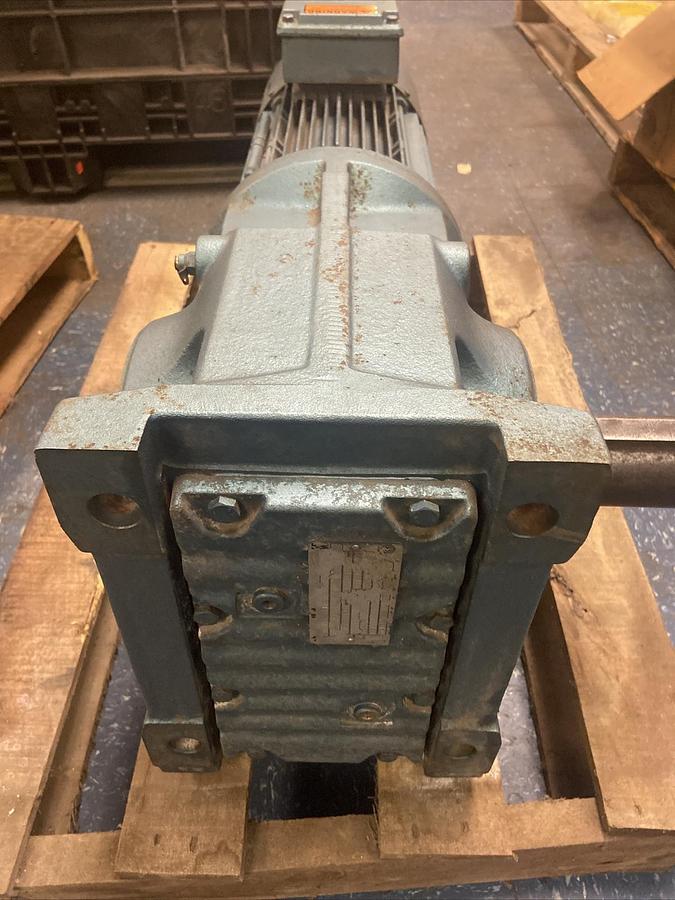 Used Sew Eurodrive,K87DV132S4BMS8HR,Gear Reducer Ratio 86.34 7.5HP 230/460V