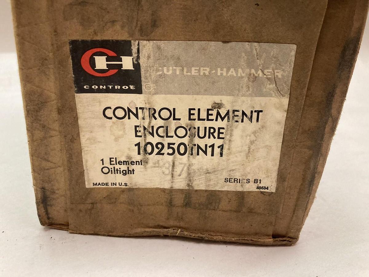 Used Cutler-Hammer,10250TN11,Oiltight Surface Mounting Element Enclosure