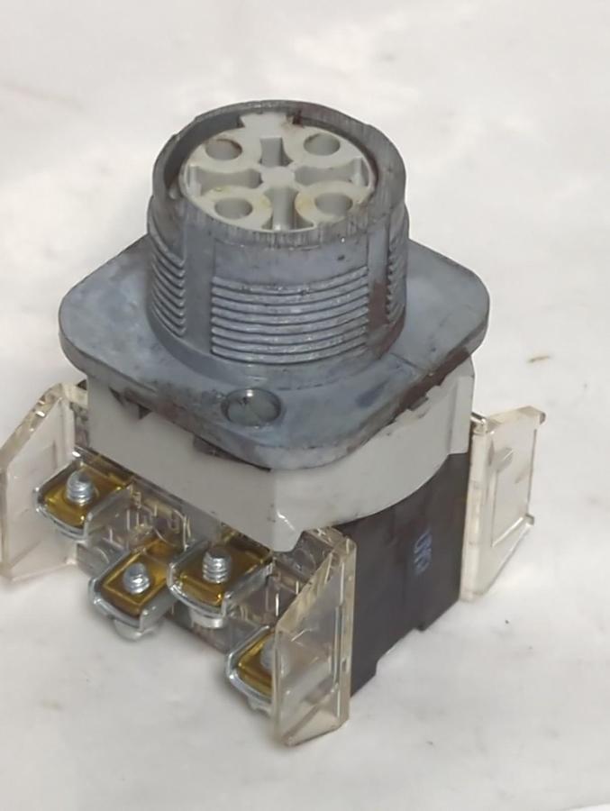 Used ALLEN BRADLEY,800T-J2,SERIES T SELECTOR SWITCH BODY ONLY PRE-OWNED