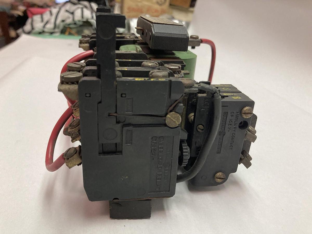 Used General Electric,CR106C000AAH,Size 1 Control Relay 600VAC 27A 10Hp 115V Coil