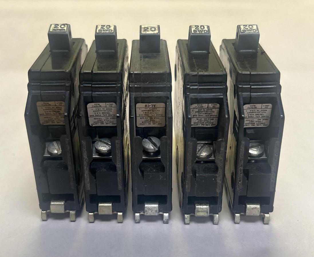 Used CUTLER HAMMER,CHB120,CIRCUIT BREAKER 20A 120/240V 1P LOT OF 5