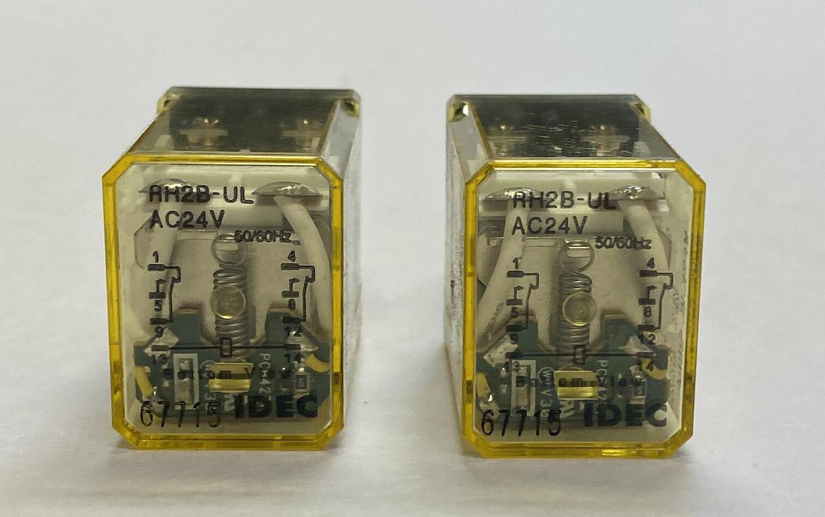 IDEC,RH2B-UL AC24V,RELAY  LOT OF 2 NOS