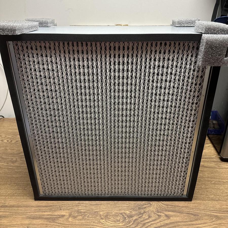 Used Glasfloss,24x24x12,Merv 14 900 Series Metal Cambridge HDR