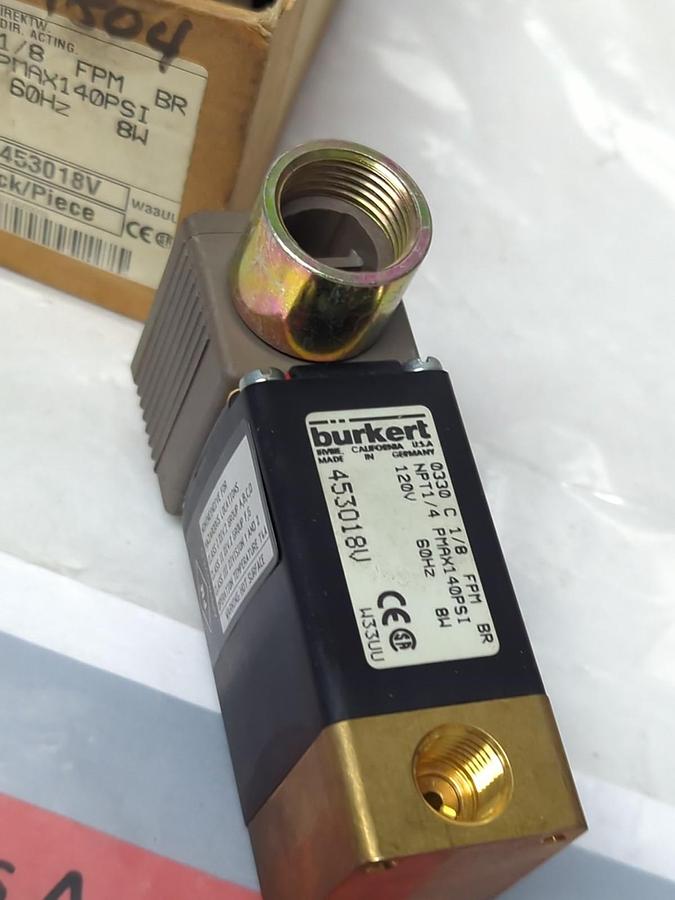 URKERT,453018V,SOLENOID VALVE 0330 C 1/8 FPM BR NPT 1/4 NOS