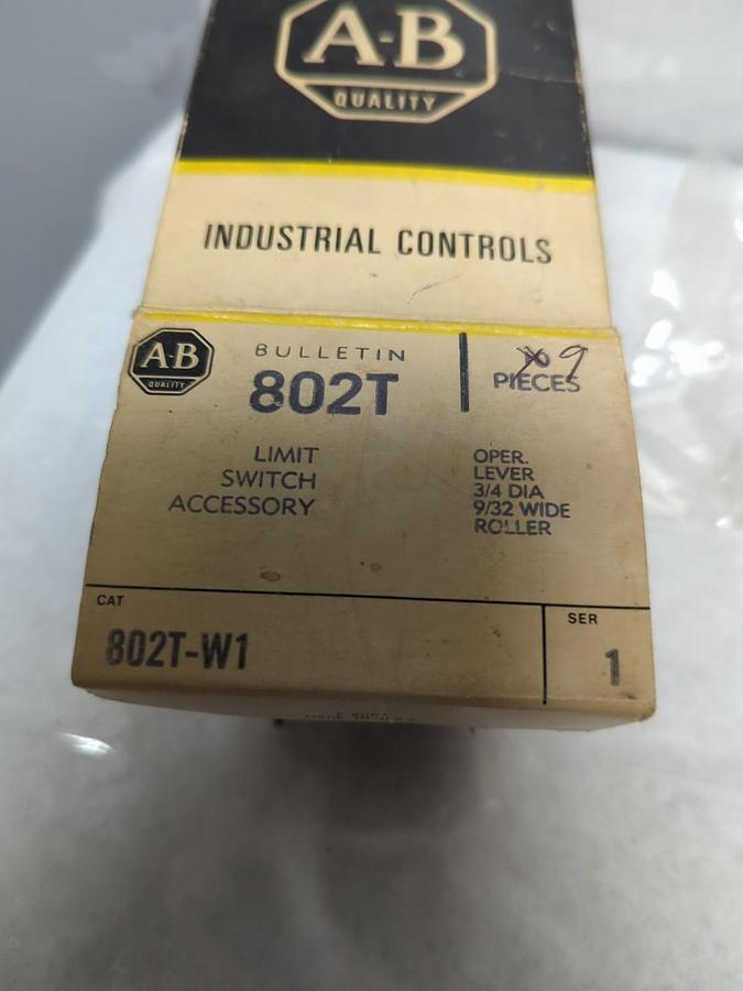 ALLEN BRADLEY,802T-W1,FIXED LEVER NYLON ROLLER 3/4 X 9/32 INCH BOX OF 9 NOS