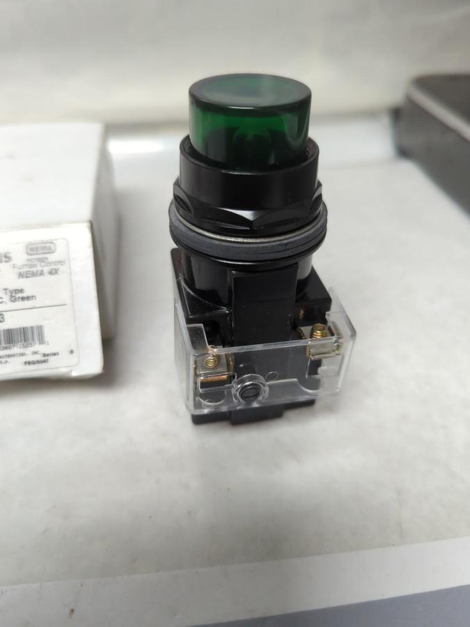 SIEMENS,52PX4G3,PILOT LIGHT TRANSFORMER TYPE 120 V AC GREEN NOS