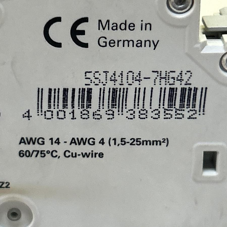 Used SIEMENS,5SJ4104-7HG42,CIRCUIT BREAKER 4A