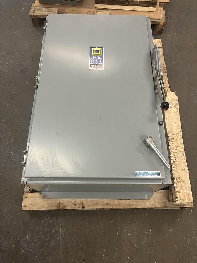 Used SQUARE D,HU366,SAFETY DISCONNECT NON FUSIBLE SWITCH 600A 600V 500HP