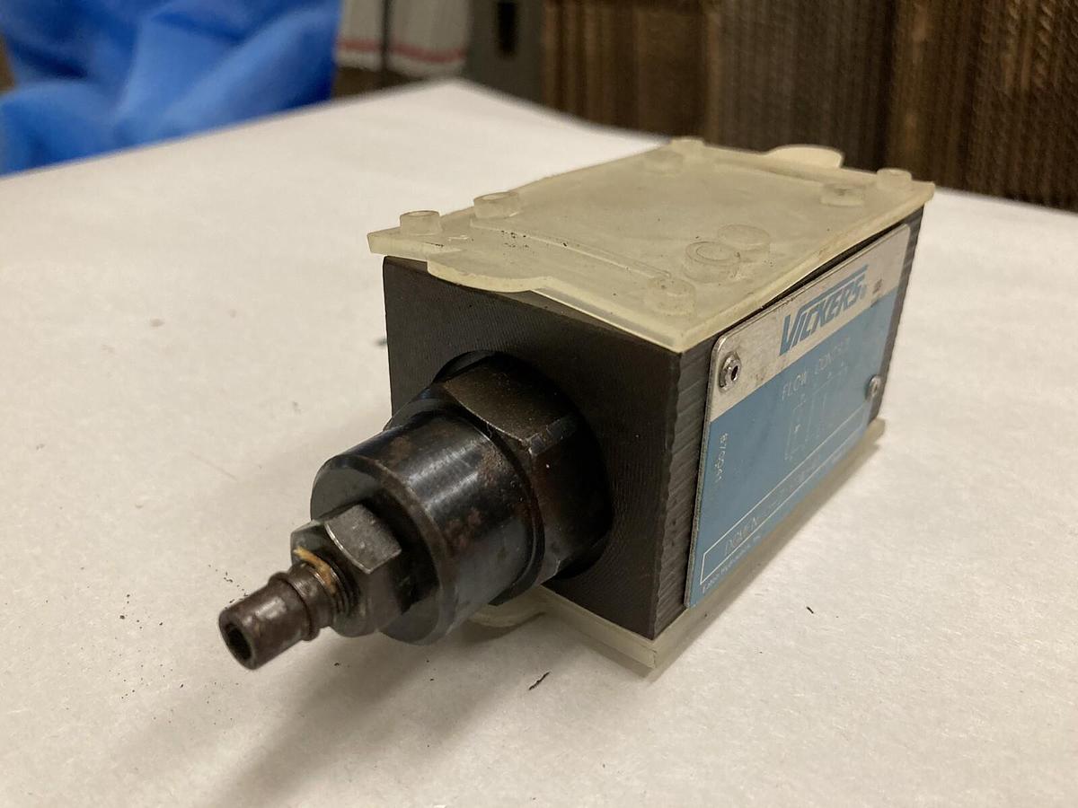 Used Vickers,DGMFN-3-Z-P1W-41,Flow Control Valve