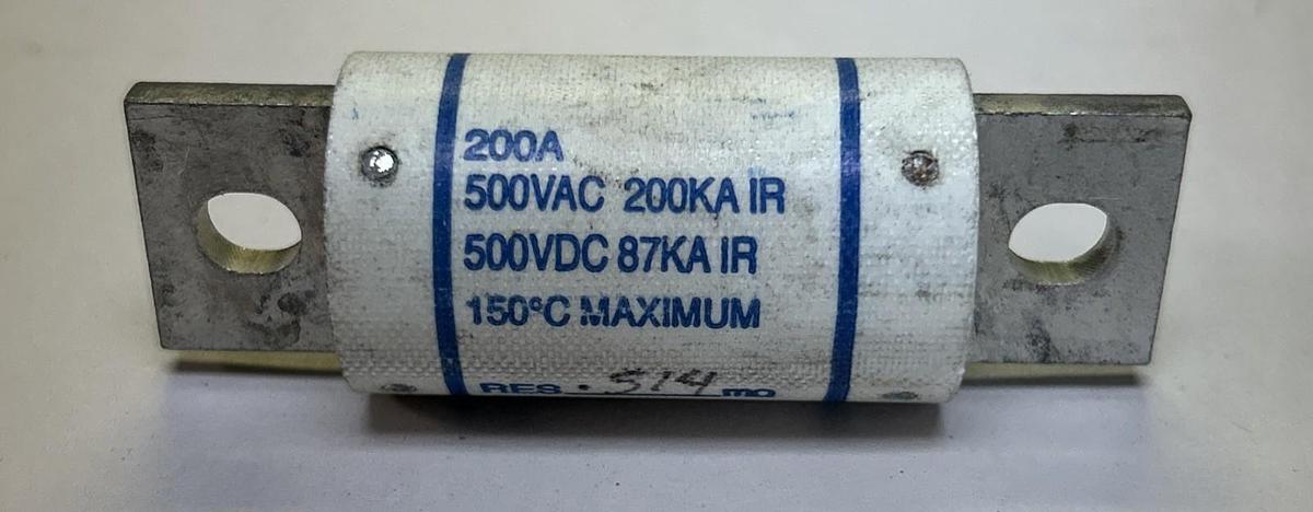 Used FERRAZ SHAWMUT,A50QS200-4,AMP-TRAP 200A FUSE LOT OF 2