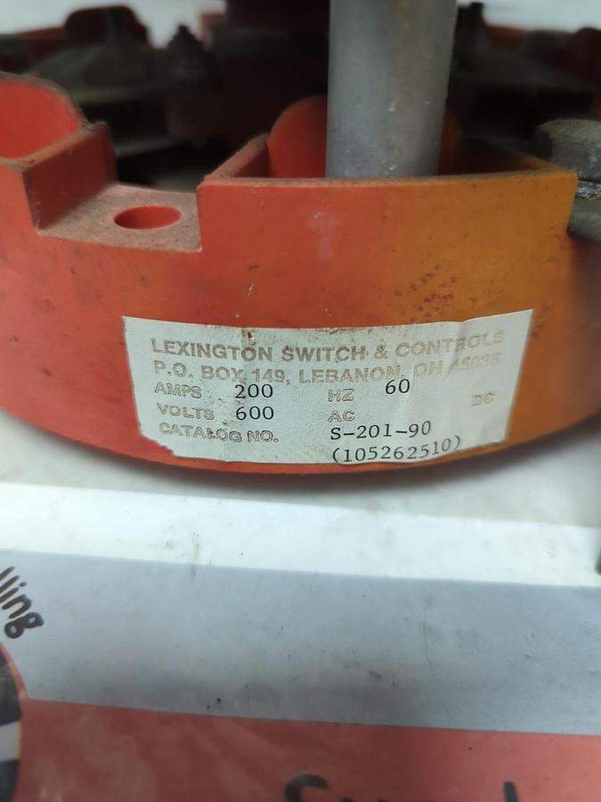 Used LEXINGTON SWITCH & CONTROLS,S-201-90,2-POS HI-LO SWITCH 600V 200A 60HZ PRE-OWNED