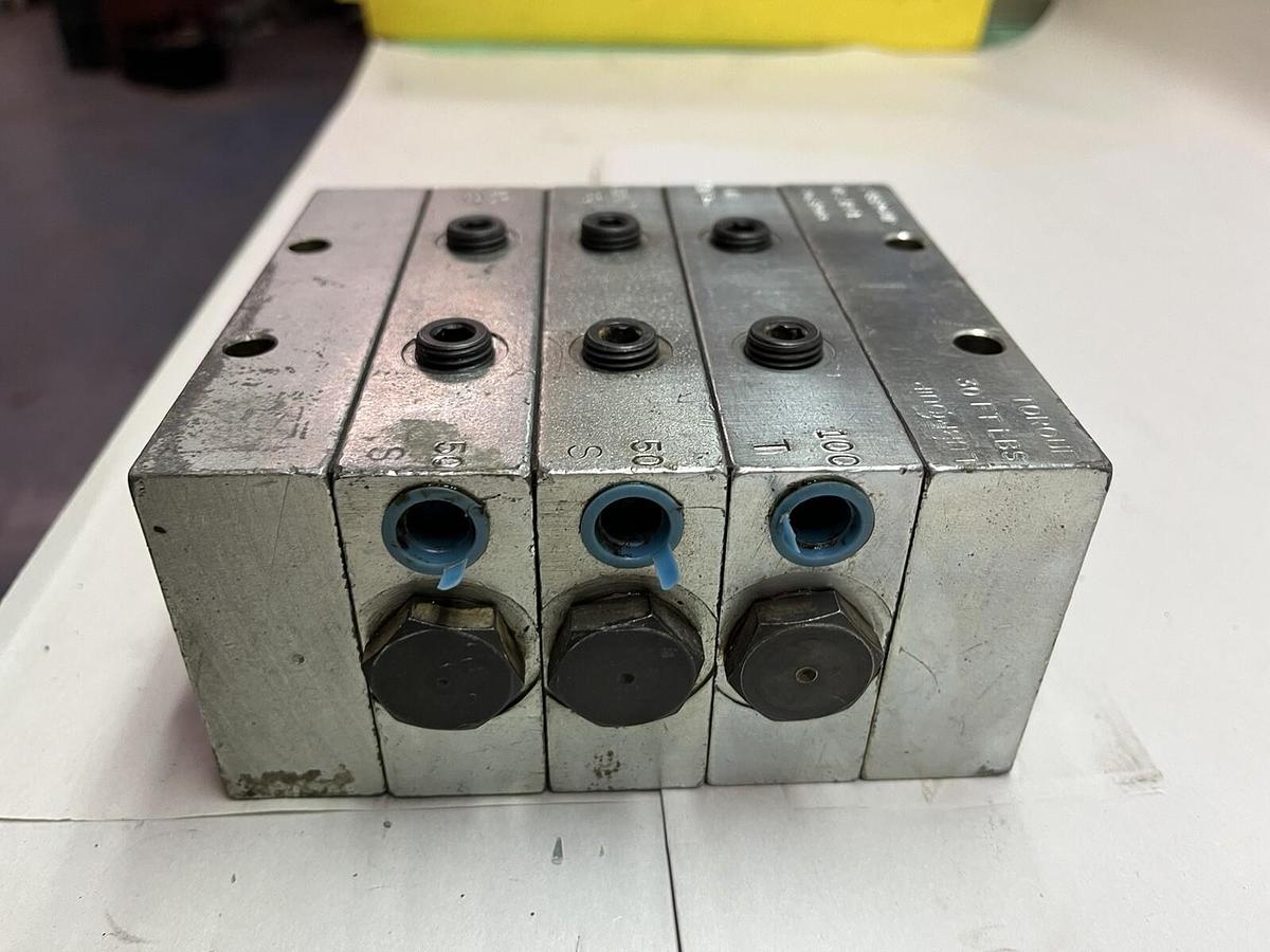 Used LUBRIQUIP,MXM-86-100T,W TWO MXL-87-50S VALVE BANK