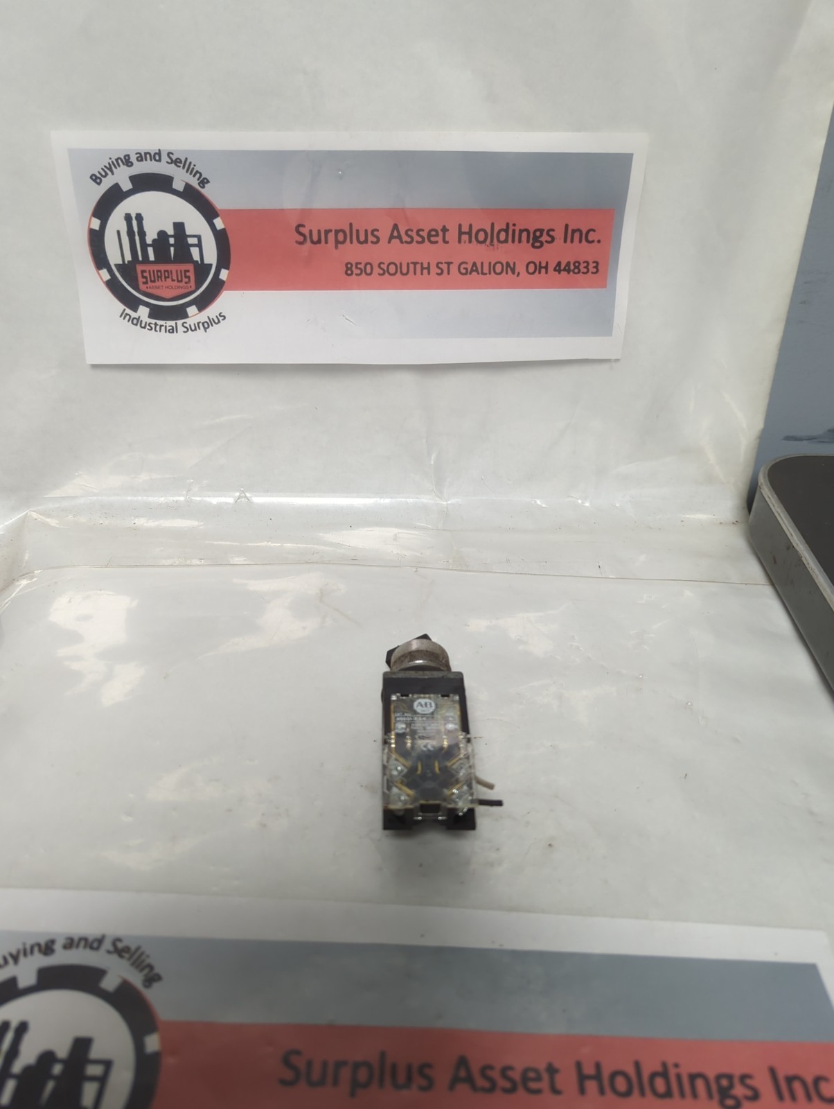 Used ALLEN BRADLEY,800MR-HX2B,SERIES A SELECTOR SWITCH PRE-OWNED