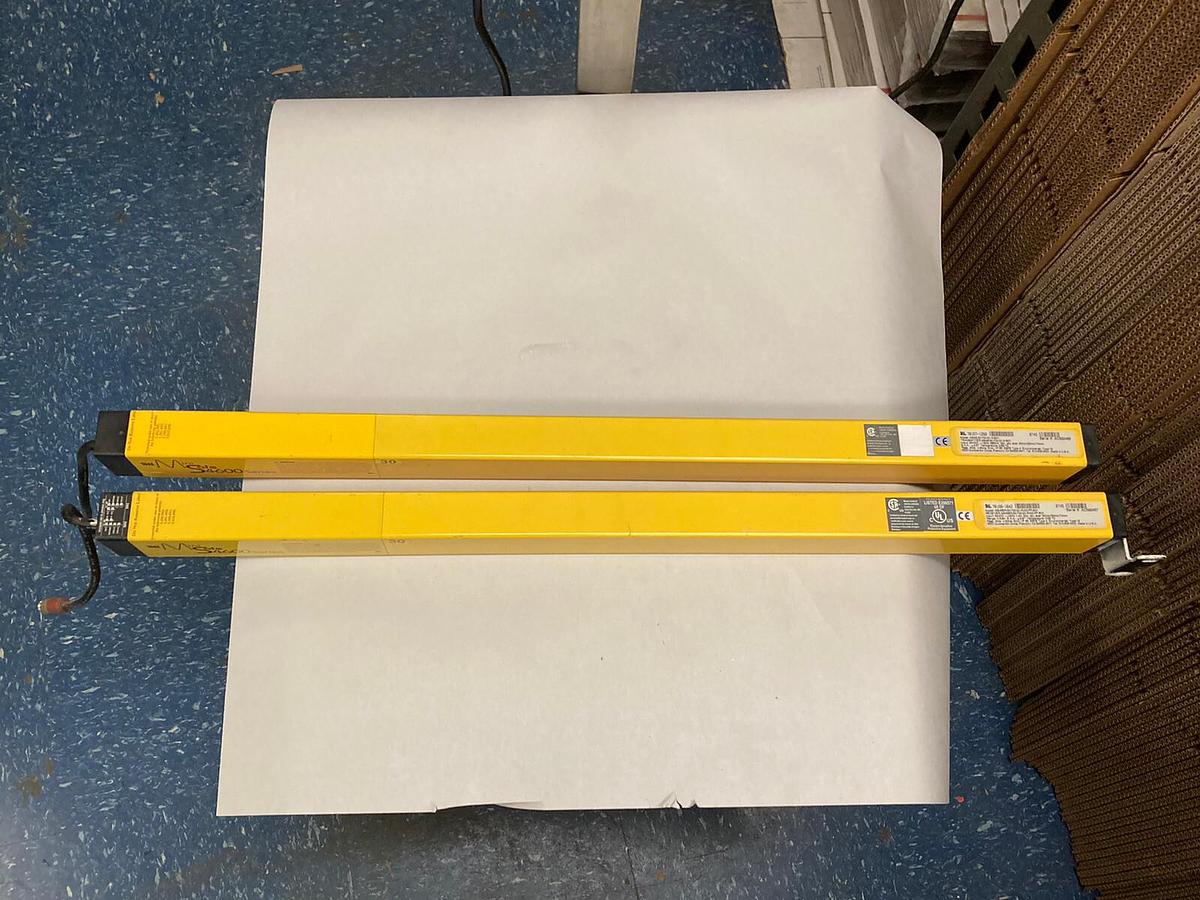 Used STI,MS46SR-30-700-Q1-R-NO-FP-SC1 MS46-30-700-Q1-X-SC1, Receiver & Transmitter