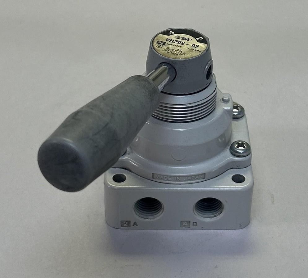 Used SMC,VH202-02,MANUAL PNEUMATIC VALVE