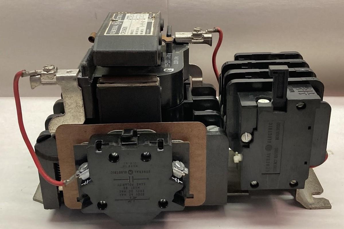 Used General Electric,CR306D0,Size 2 Magnetic Contactor 600Vac 45A