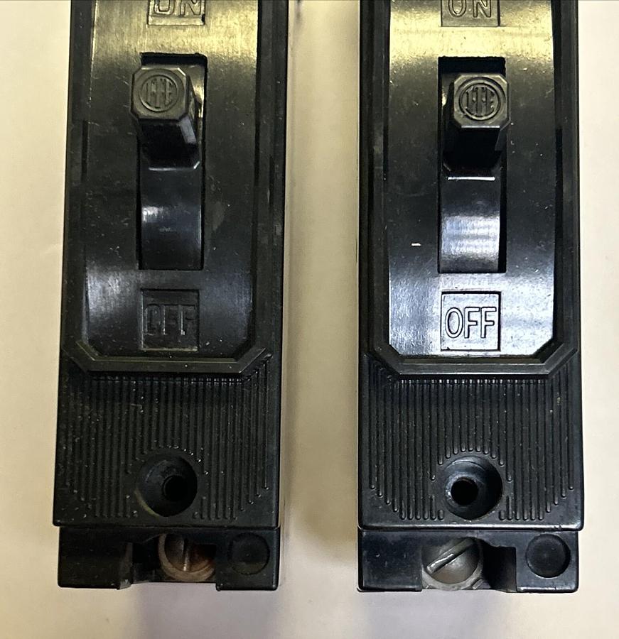 Used ITE,EE1-B020,CIRCUIT BREAKER 20A 120V 1P LOT OF 2