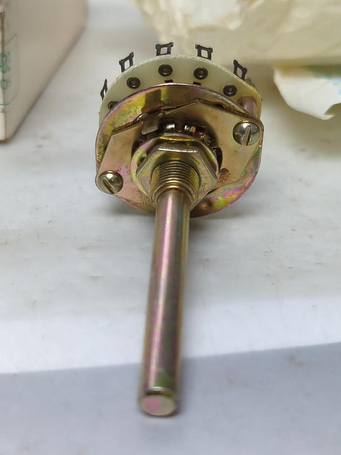 ELECTROSWITCH,D4GO205S/PA1--2,2-POLES 2-5 POS SHORTING NOS