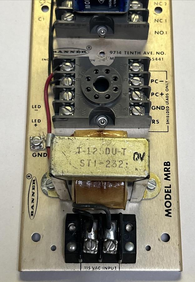 Used BANNER ENGINEERING,MRB,PHOTOELECTRIC CHASSIS BASE W/ RELAY BR-2