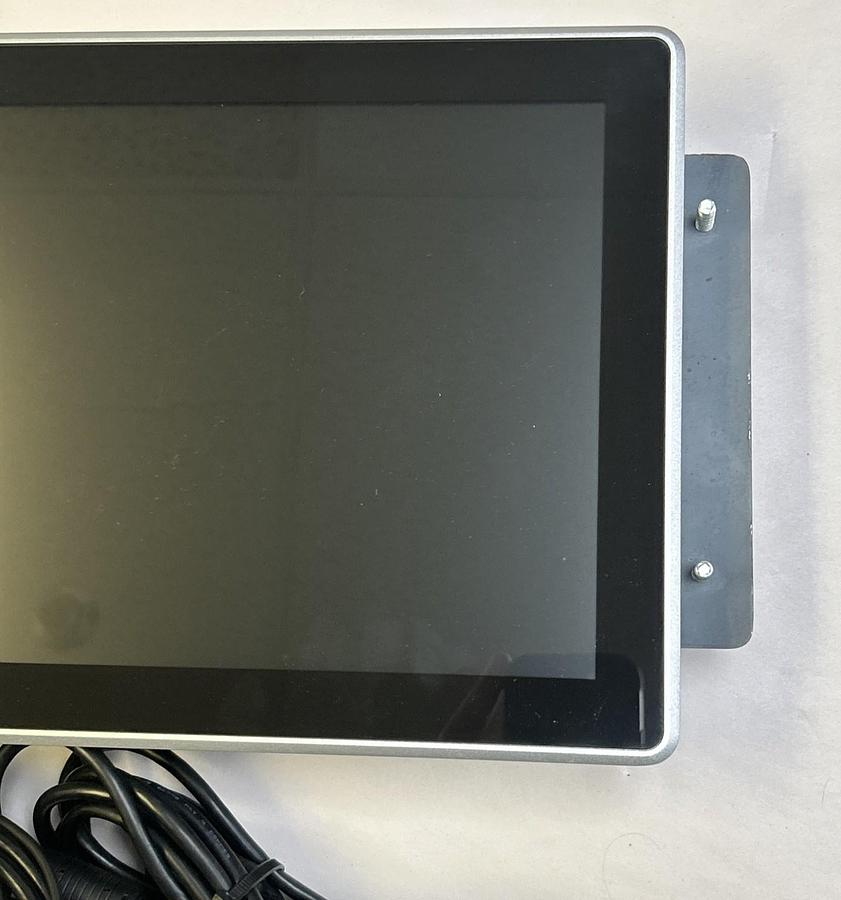 Used AXIOMTEK,P6157WPG-AC-US-EU-V2,OPERATOR INTERFACE PANEL