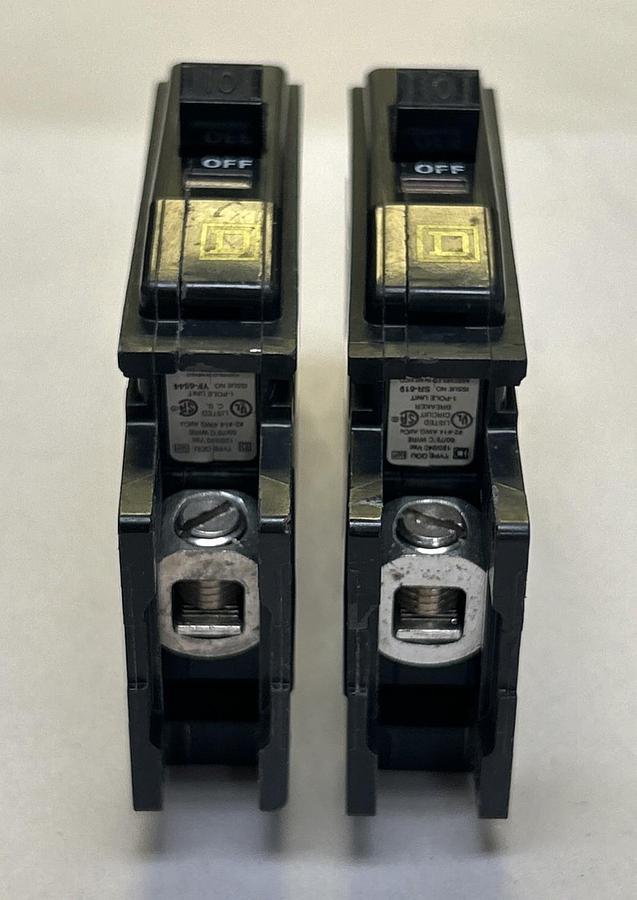 Used SQUARE D,QOU110,CIRCUIT BREAKER 10A 120/240V 1P LOT OF 2