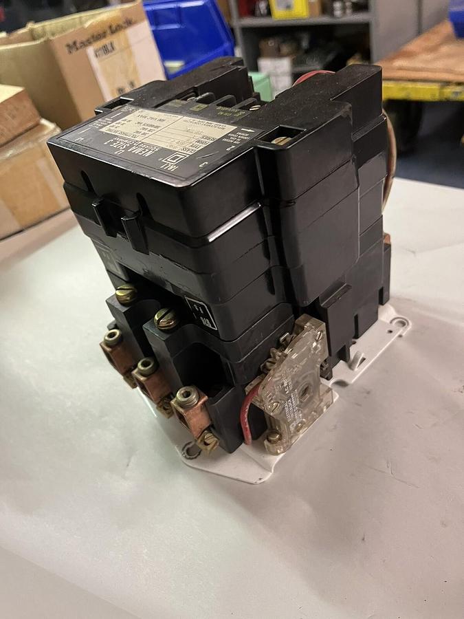 Used SQUARE D,8502SEG2S,SIZE 3 STARTER CONTACTOR COIL 120V
