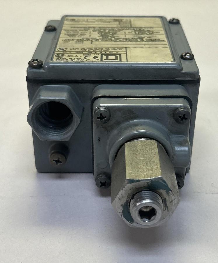 Used SQUARE D,9012GCW2,PRESSURE SWITCH