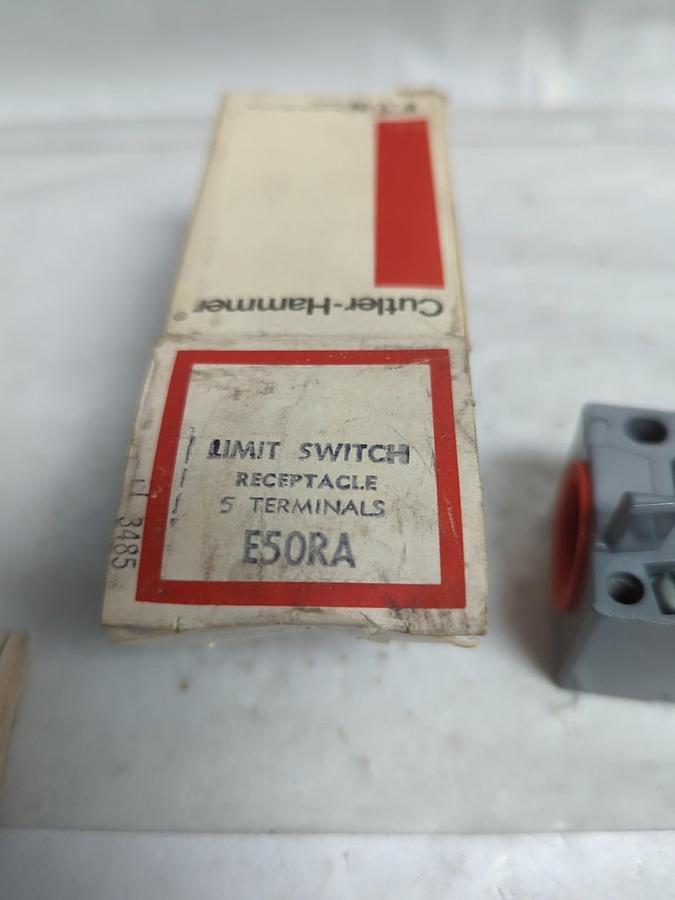 CUTLER HAMMER,E50RA,LIMIT SWITCH RECEPTACLE SERIES A1 NOS